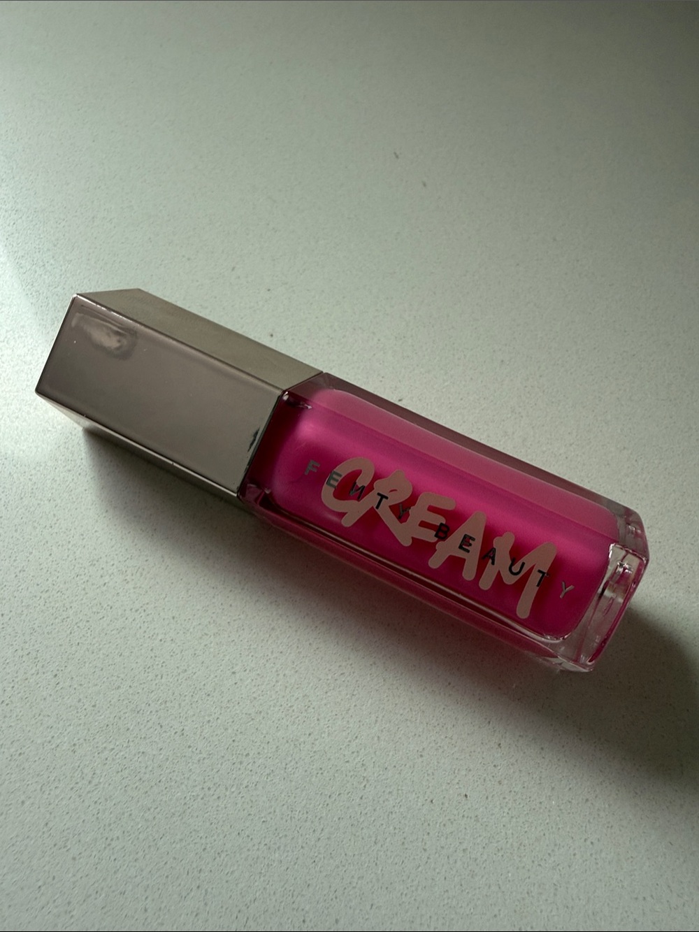 ✨NEW FENTY BUBBLE BINGE GLOSS BOMB✨